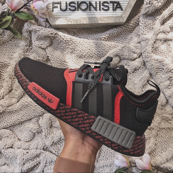 NWT 🍭 Rare Adidas NMD R1 Black/Red - Picture 2 of 9
